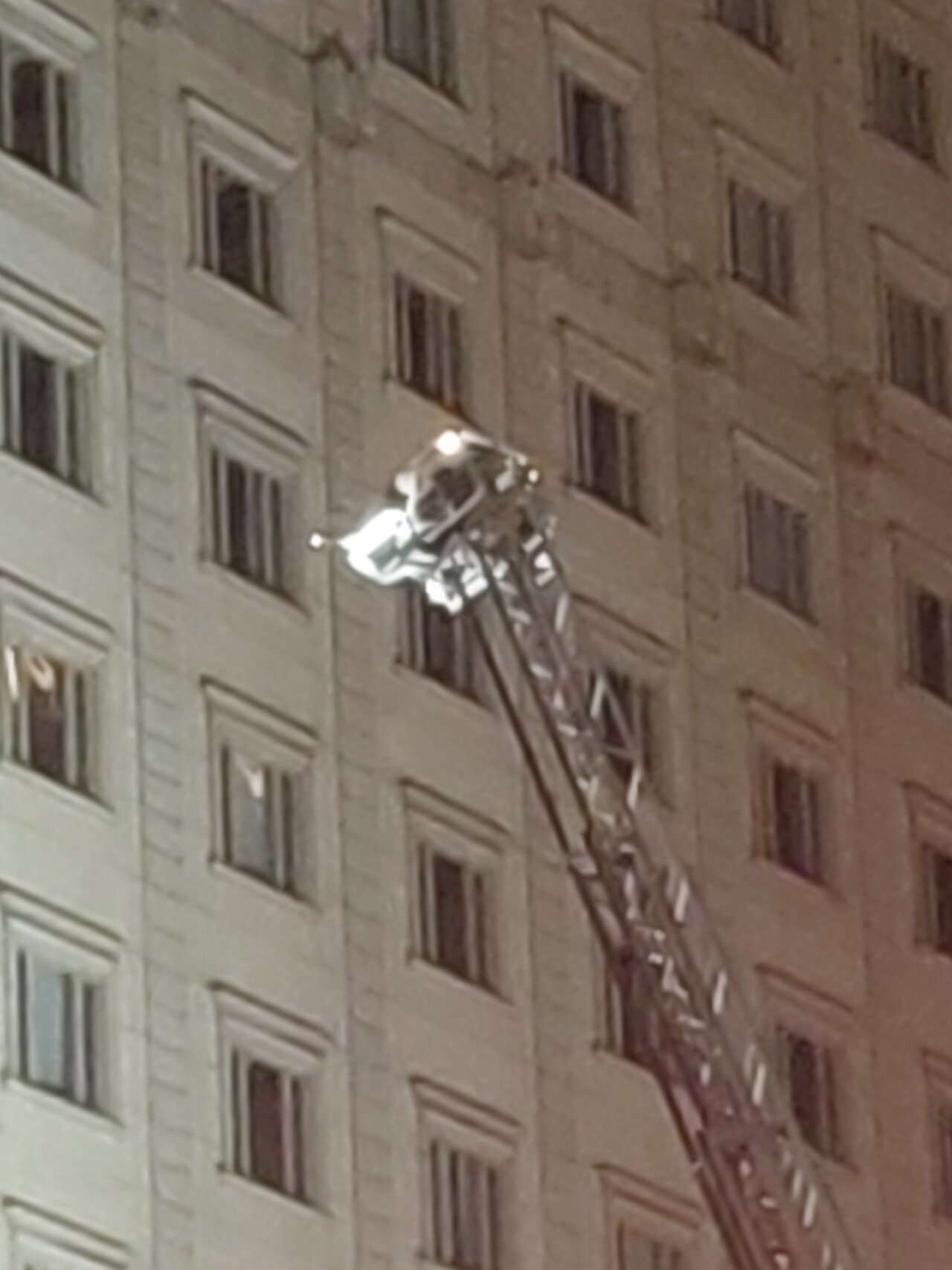 헐...)) 실시간 임페리얼호텔 난리난듯..?