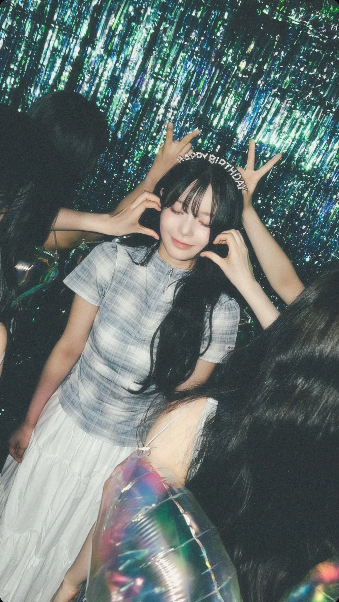 피프티피프티 새 멤버 뒷모습 공개