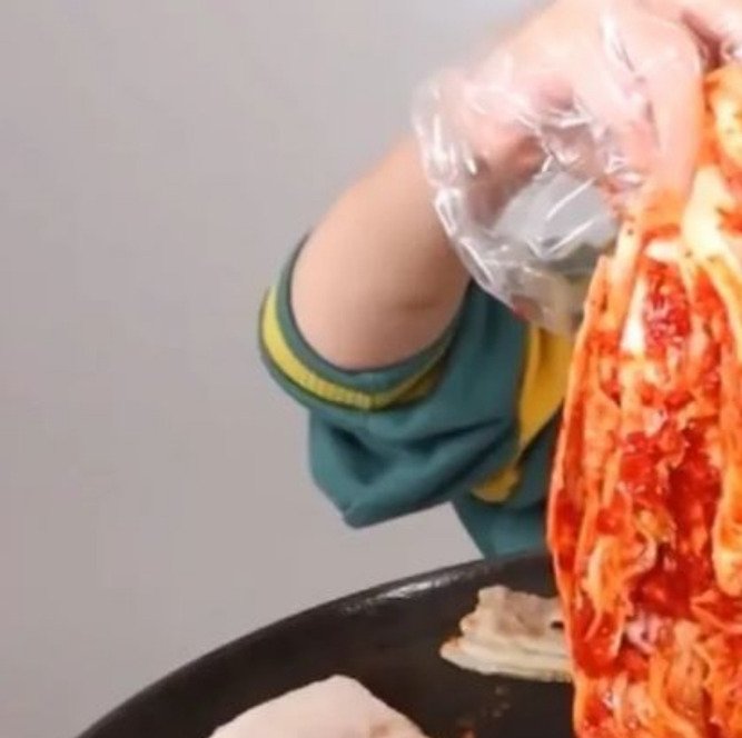 이제보니 팔뚝에 멍을 달고 살았던 쯔양