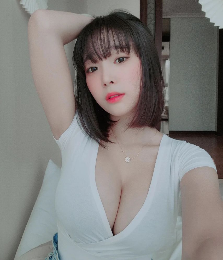 강인경 인스타.jpg