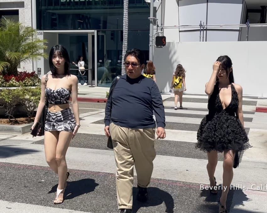 오늘자 미국 LA 방시혁과 같이 사진 찍혔다는 과즙세연 .jpg