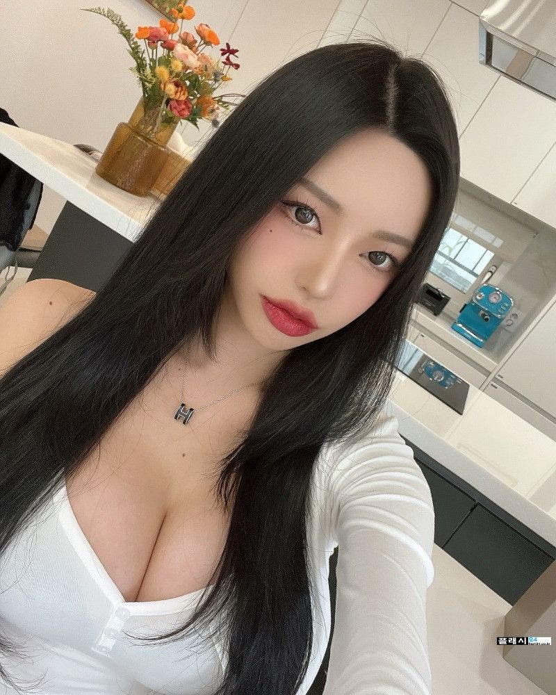 모델 동그란의 색기 넘치는 인스타그램