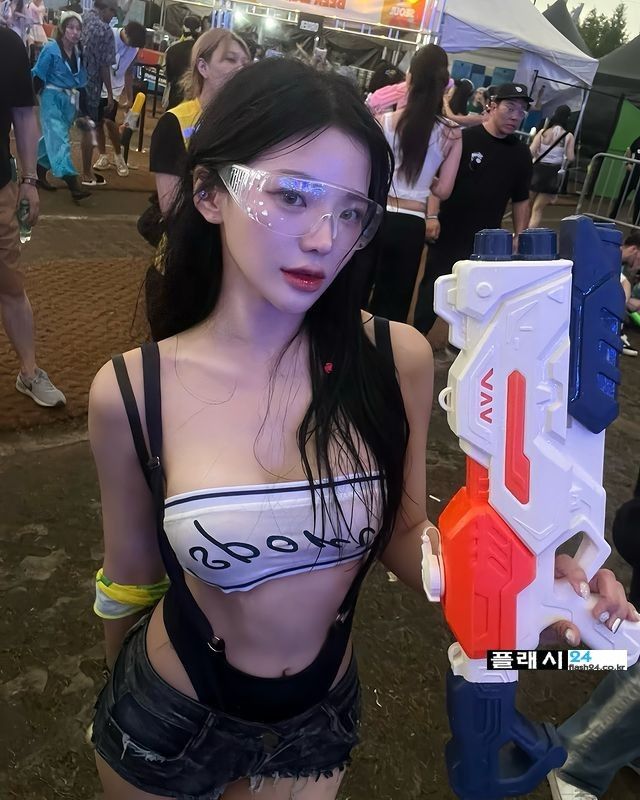 워터밤 누나 예진의 몸매