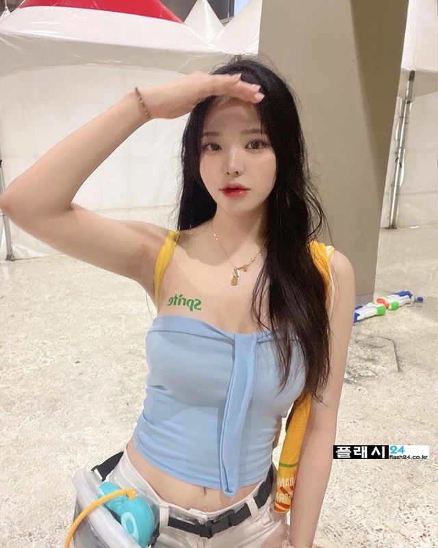 워터밤 누나 예진의 몸매