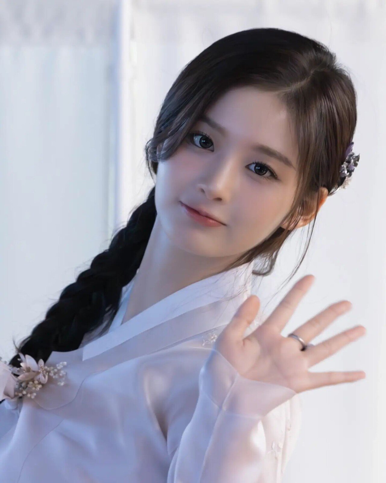 한복입은 엔믹스 설윤 ㄷㄷㄷ