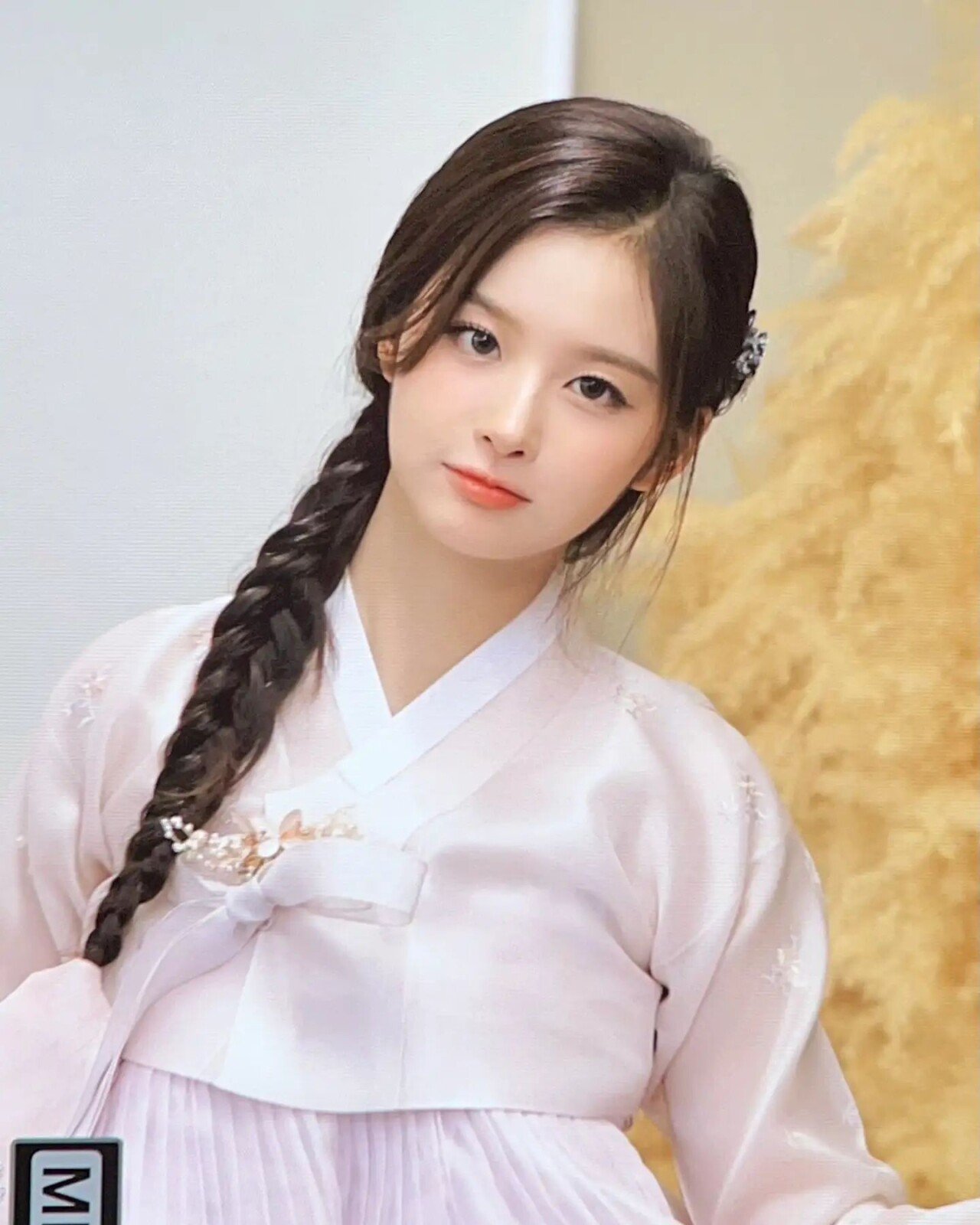 한복입은 엔믹스 설윤 ㄷㄷㄷ