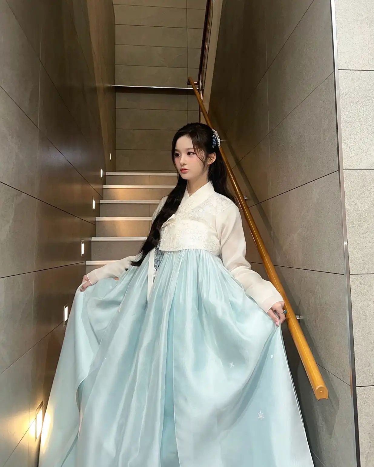 한복입은 엔믹스 설윤 ㄷㄷㄷ