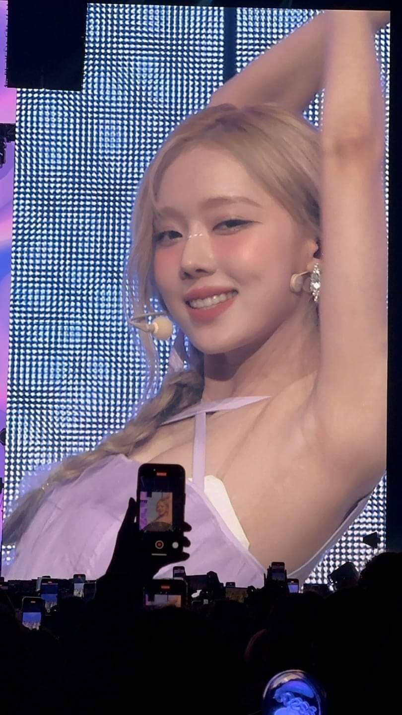 윈터 대형 팬서비스
