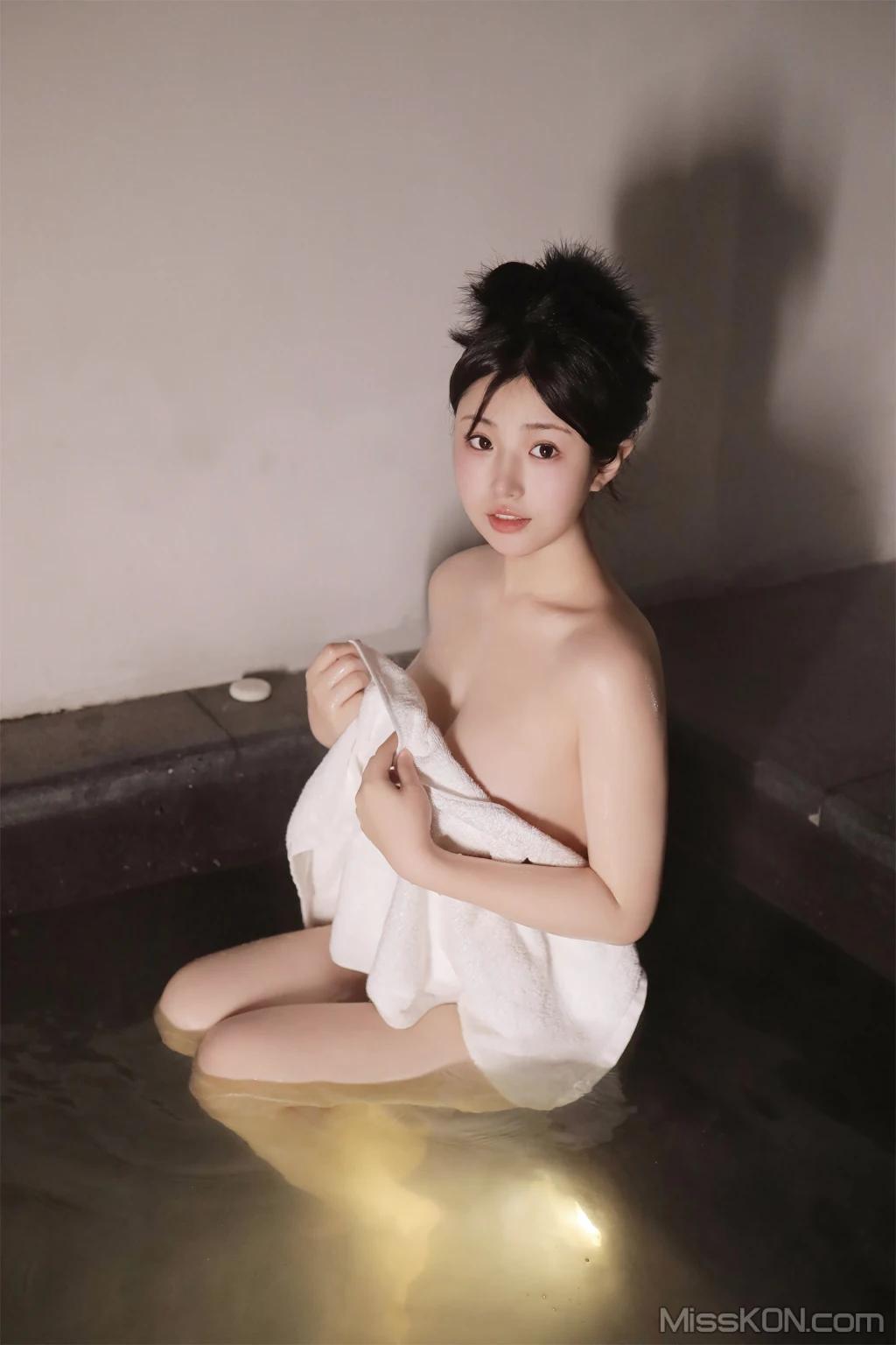 피부가 하얀 그녀 (올누드 화보집)