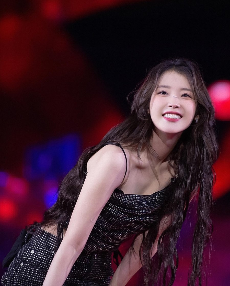 오늘자 아이유 인스타..