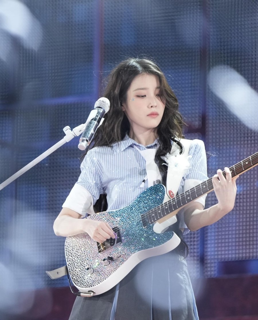오늘자 아이유 인스타..