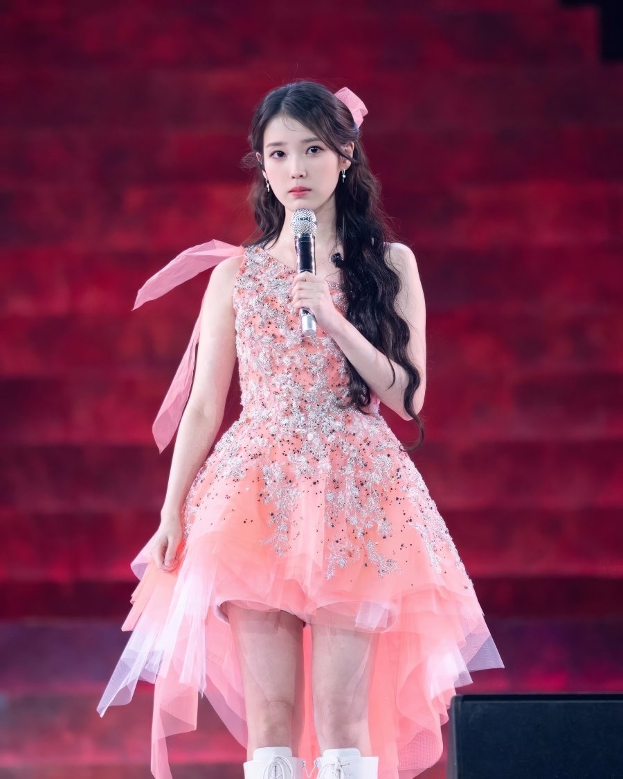 오늘자 아이유 인스타..