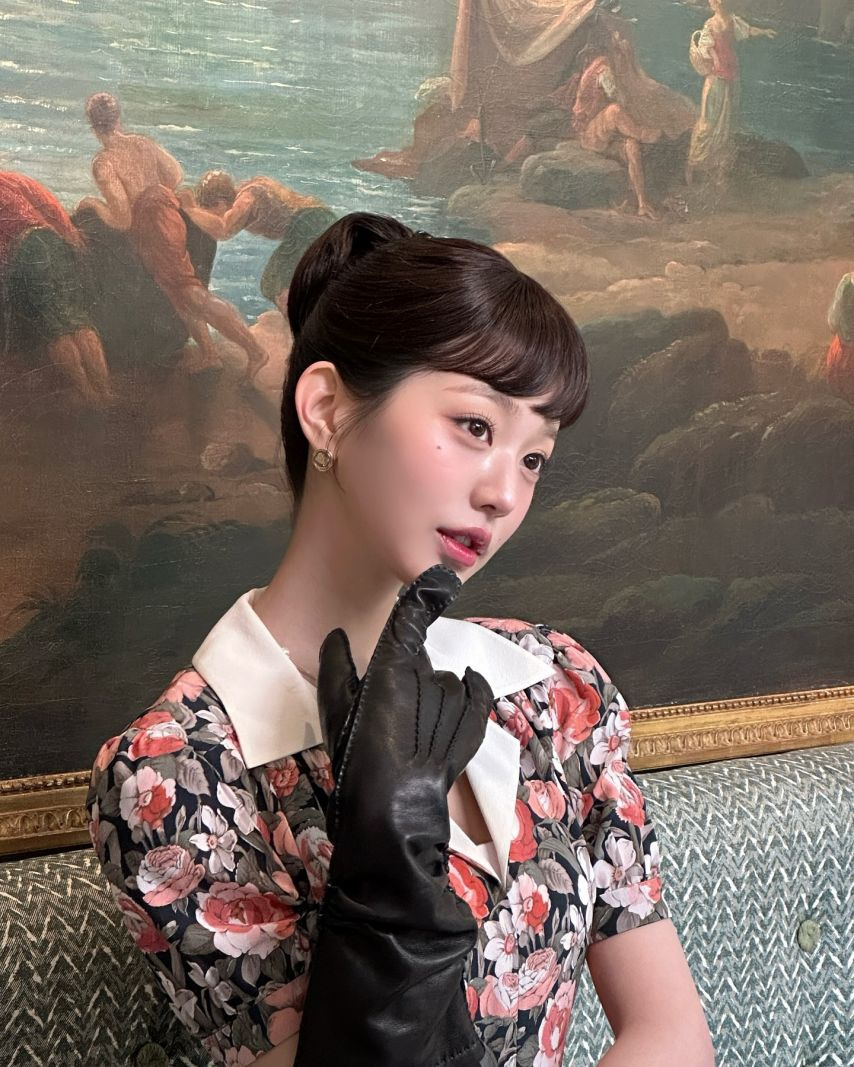 오드리 헵번을 연상시키는 아이브 장원영 꽃무늬 원피스 미친 미모