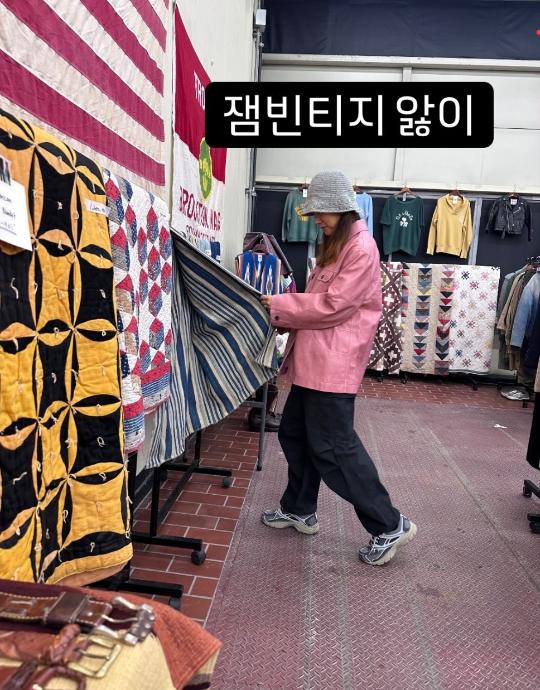 서울 입성한 이효리, 옷 때깔부터 바뀌었다.. 핑크 레더로 ‘잼빈티지’ 완벽 접수!