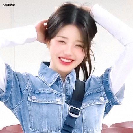 머리 올리는 청남방 아이브 장원영...100만불 짜리 미소녀 눈웃음