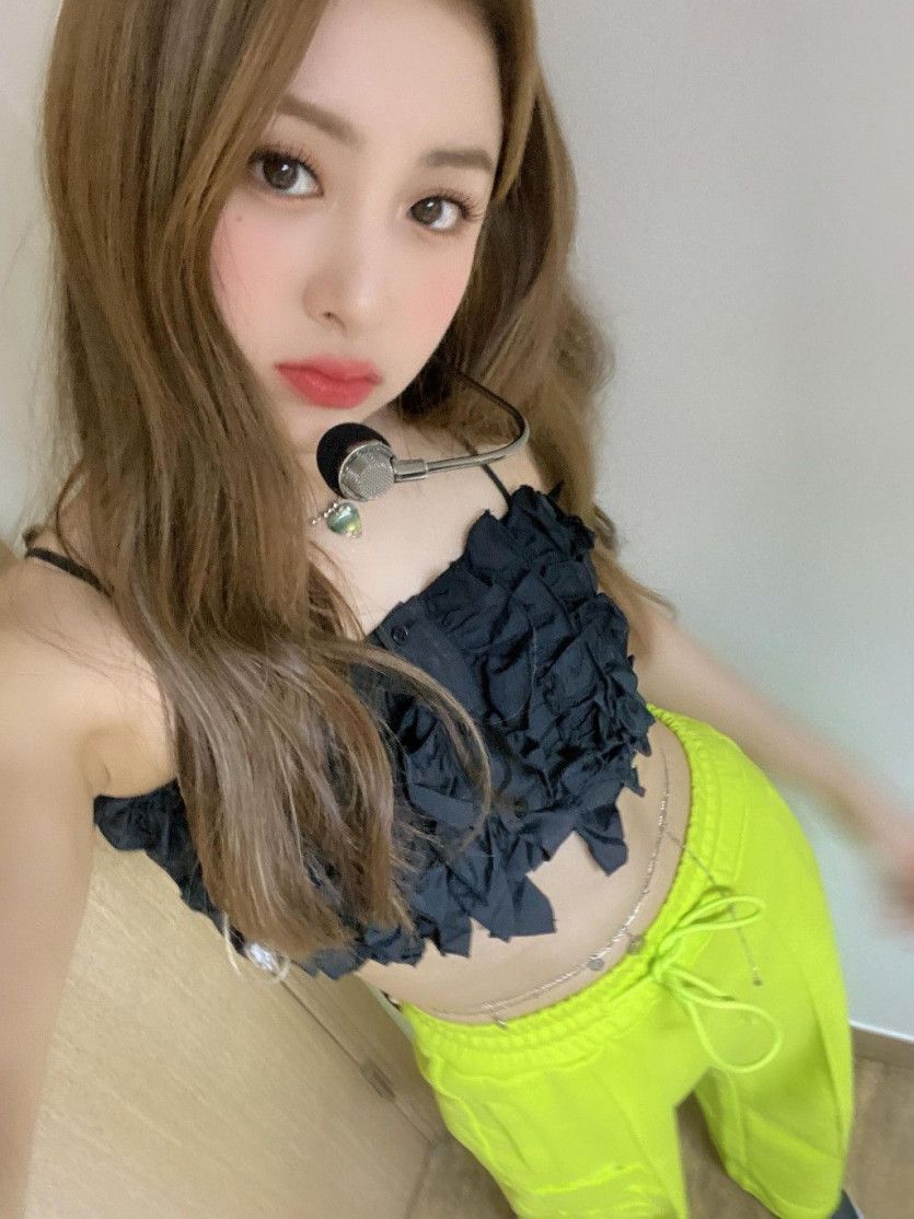 LEE SERAFIM 허윤진