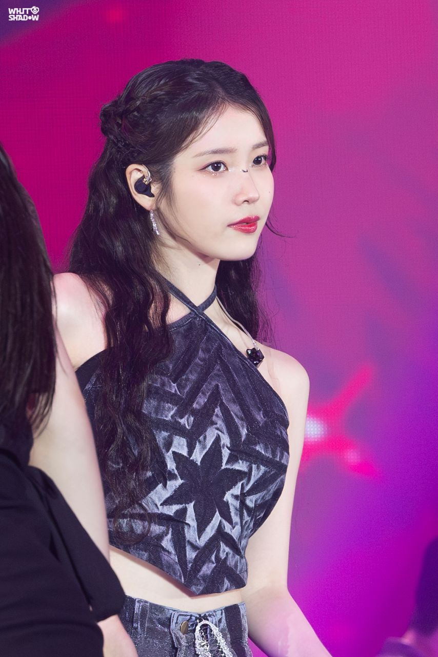 아이유 월드투어 콘서트 모음
