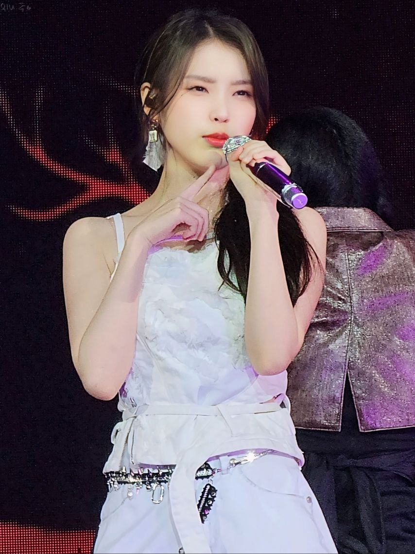 아이유 월드투어 콘서트 모음2