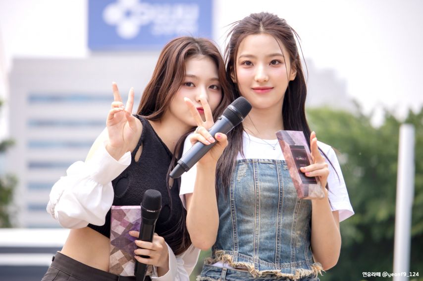 프로미스나인 이나경 & 이새롬