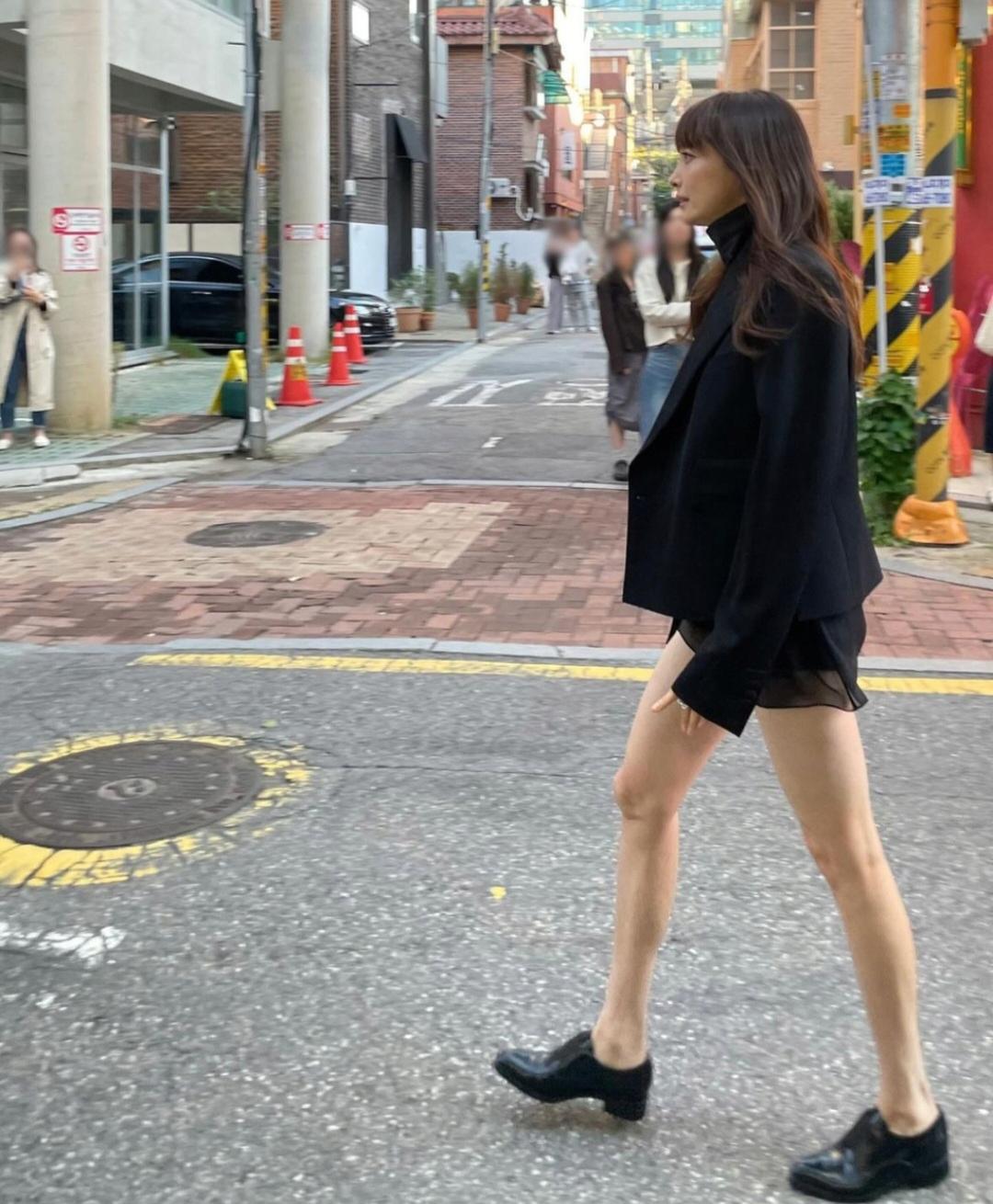 오늘자 성수행사 배우 이나영 근황