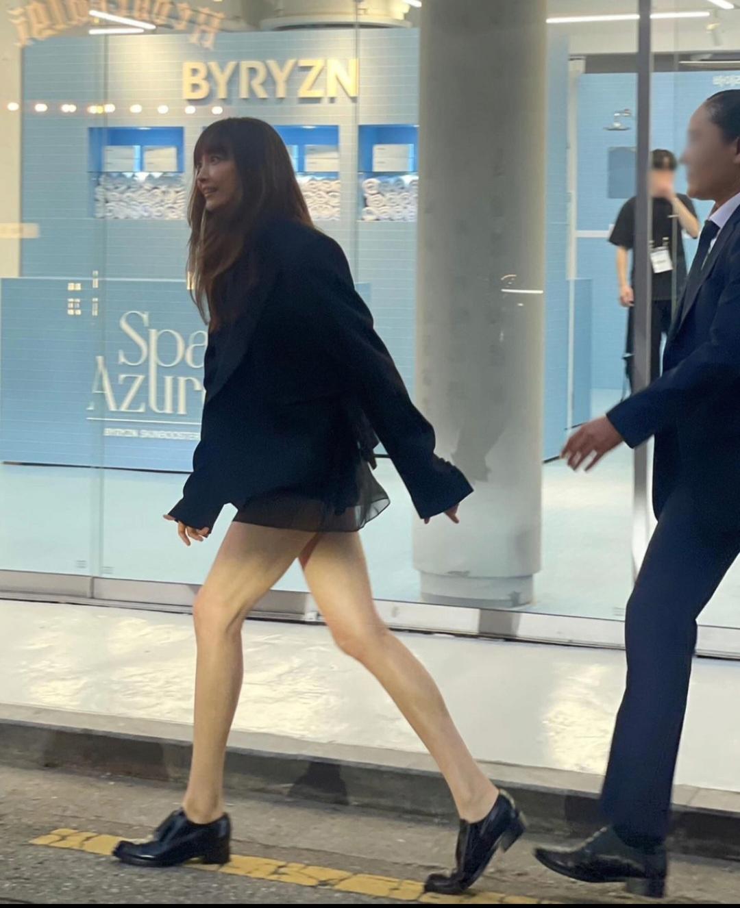 오늘자 성수행사 배우 이나영 근황