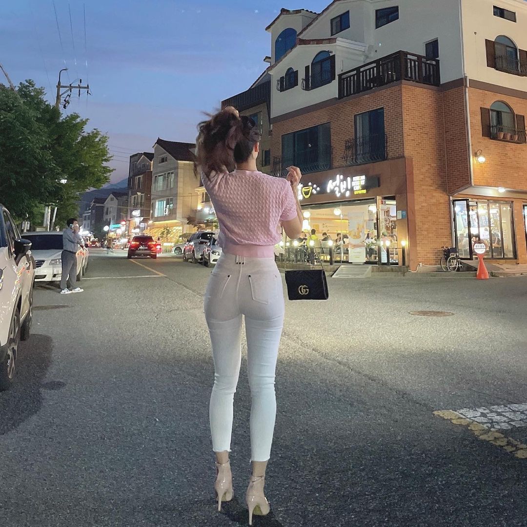 인스타녀 뒤태