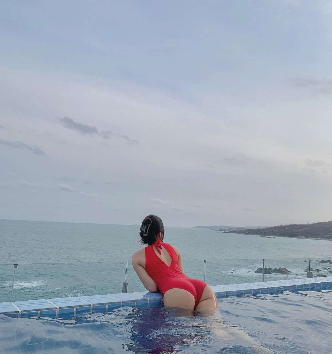 인스타녀 뒤태