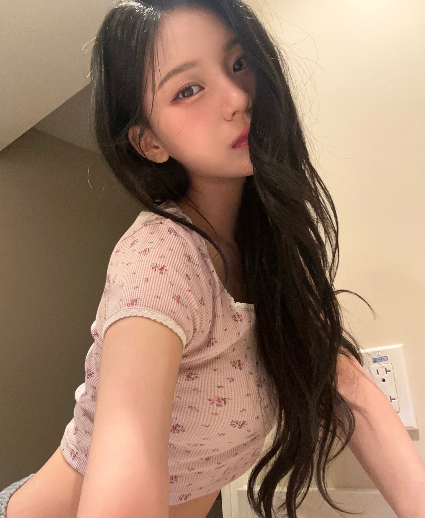 데님 초미니 엉덩이 흔드는 비비지 엄지 아찔한 엉벅지 + 배꼽
