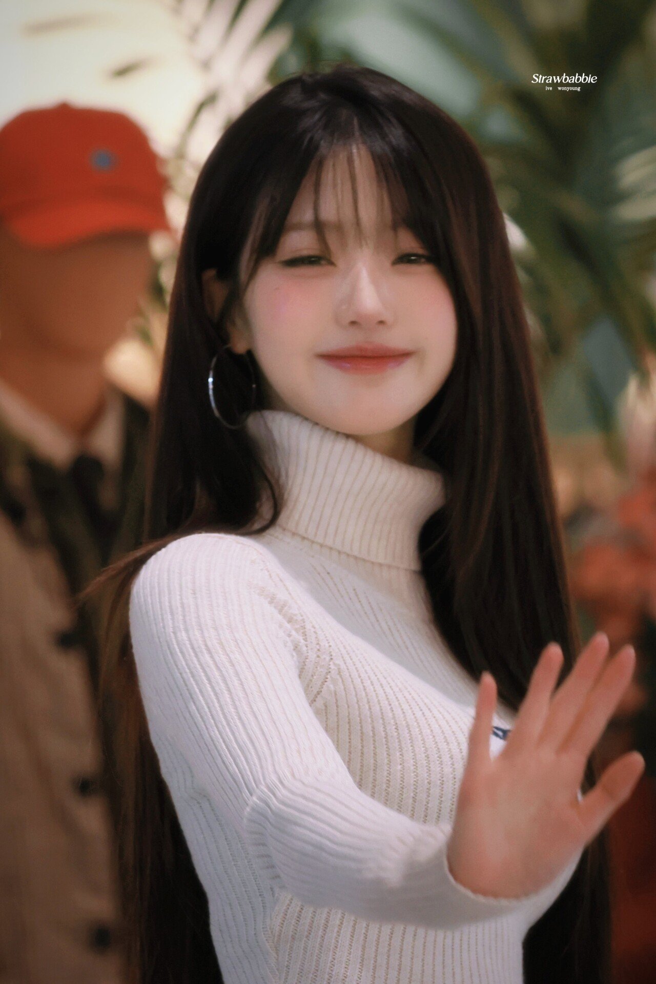 오늘자 더현대 타미힐피거 팝업스토어 아이브 장원영