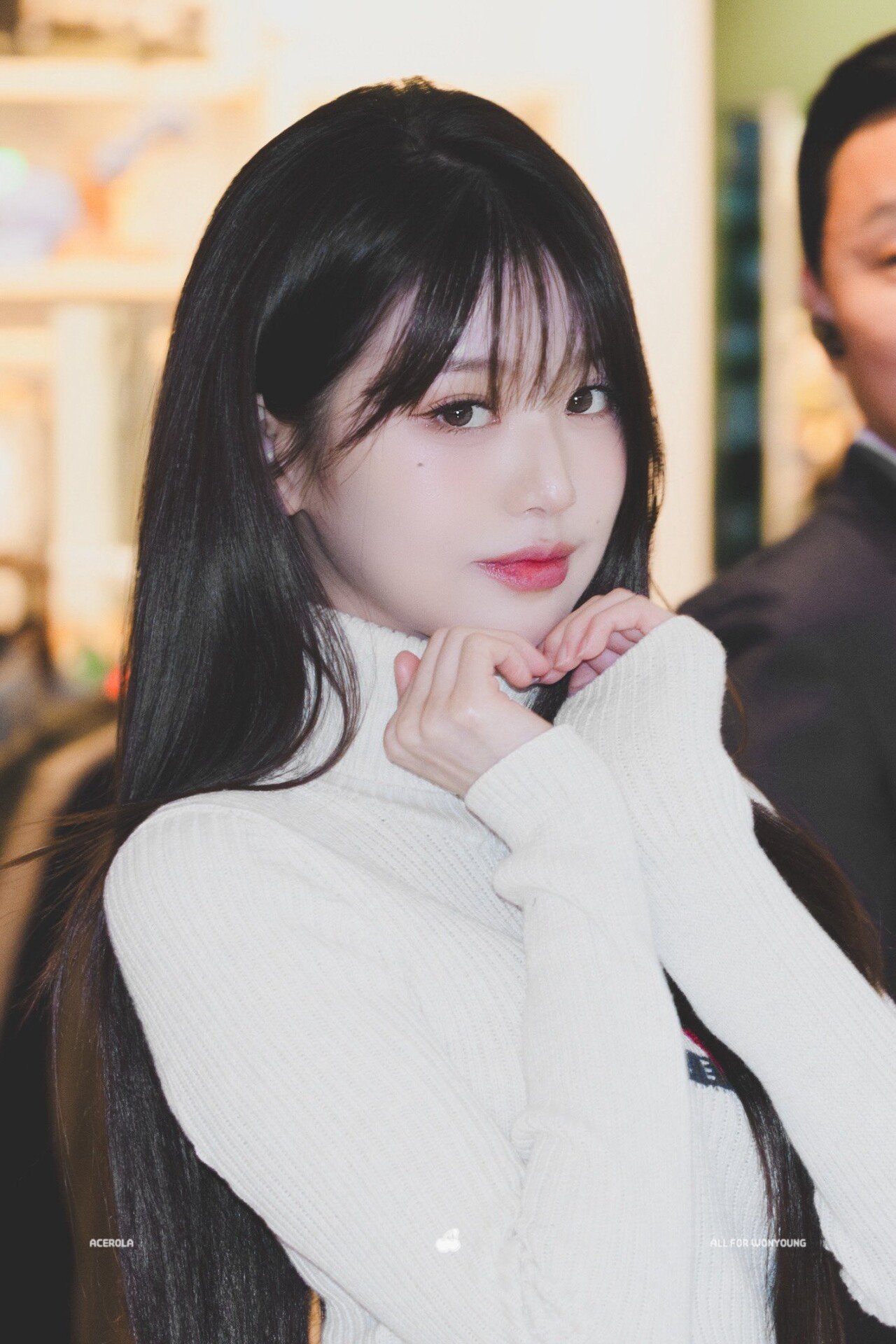오늘자 더현대 타미힐피거 팝업스토어 아이브 장원영