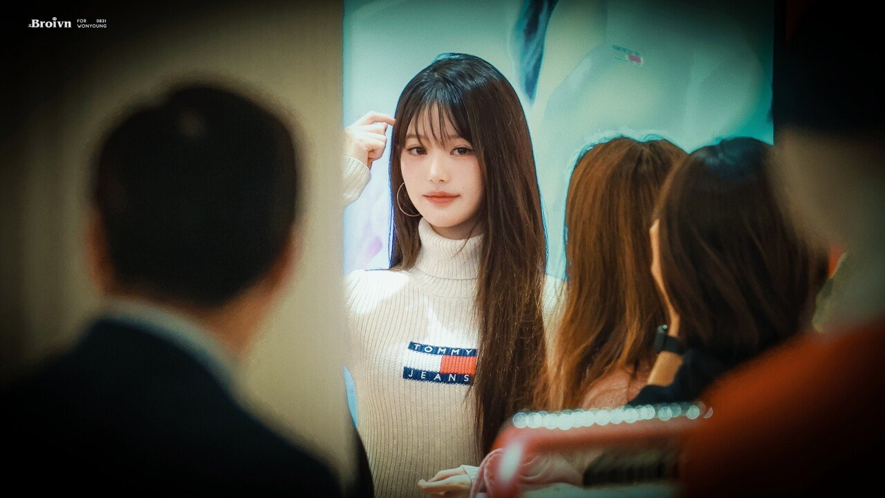 오늘자 더현대 타미힐피거 팝업스토어 아이브 장원영
