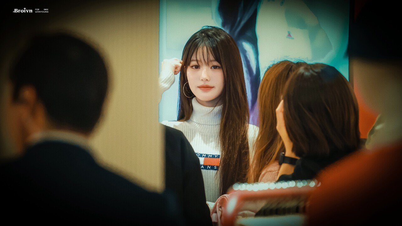 오늘자 더현대 타미힐피거 팝업스토어 아이브 장원영