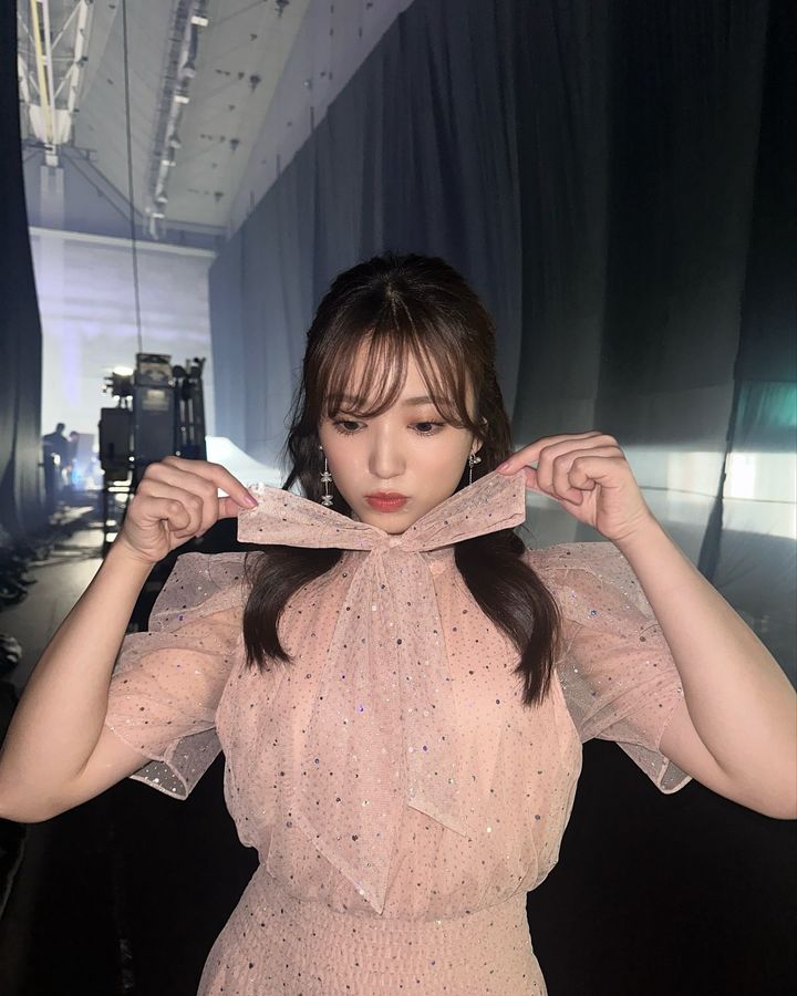 [아이즈원] 나코  ...  히토미