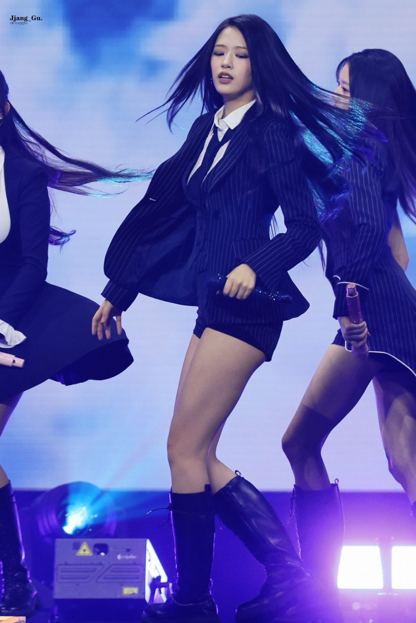 241012 GOLDEN WAVE 아이브 안유진