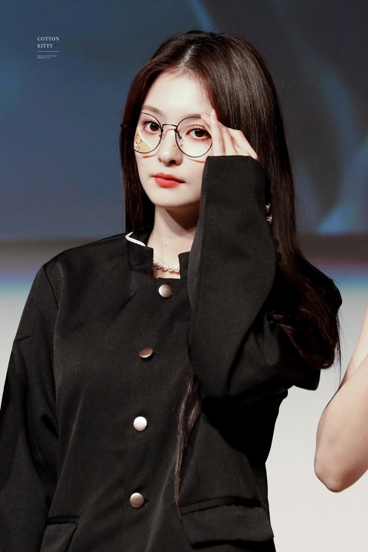 프로미스나인 이나경