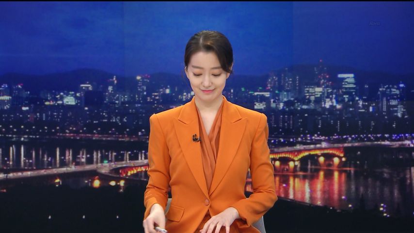 뉴스 인사하는 이재은 아나 표정