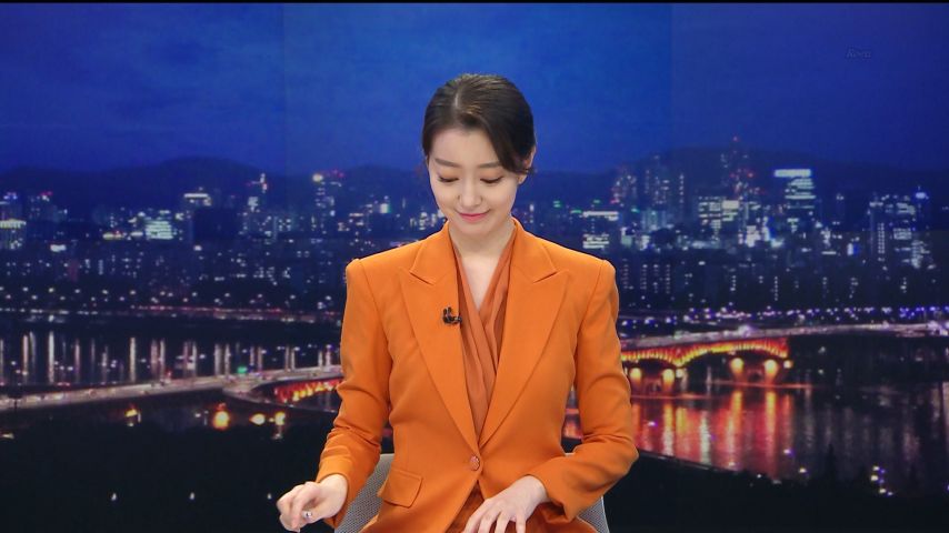 뉴스 인사하는 이재은 아나 표정