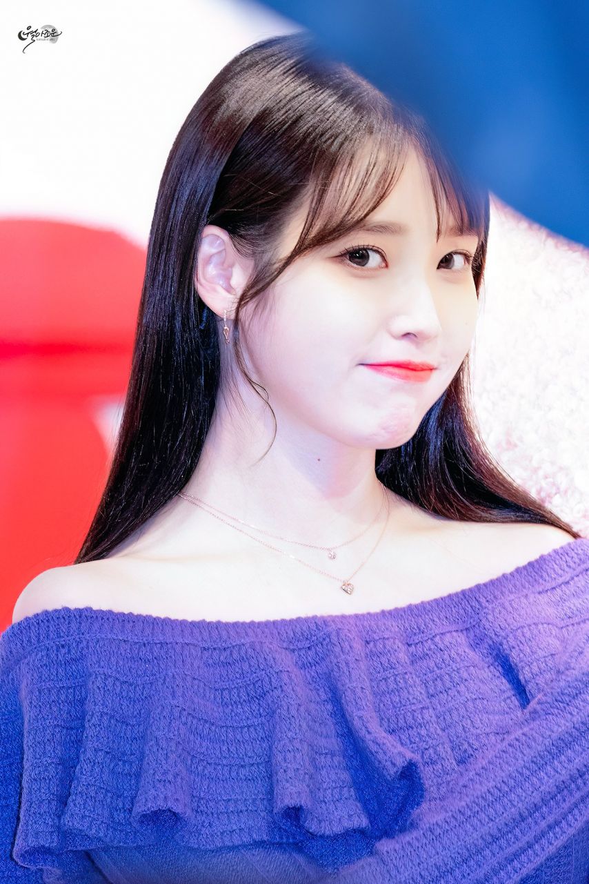 아이유 231119 제이에스티나
