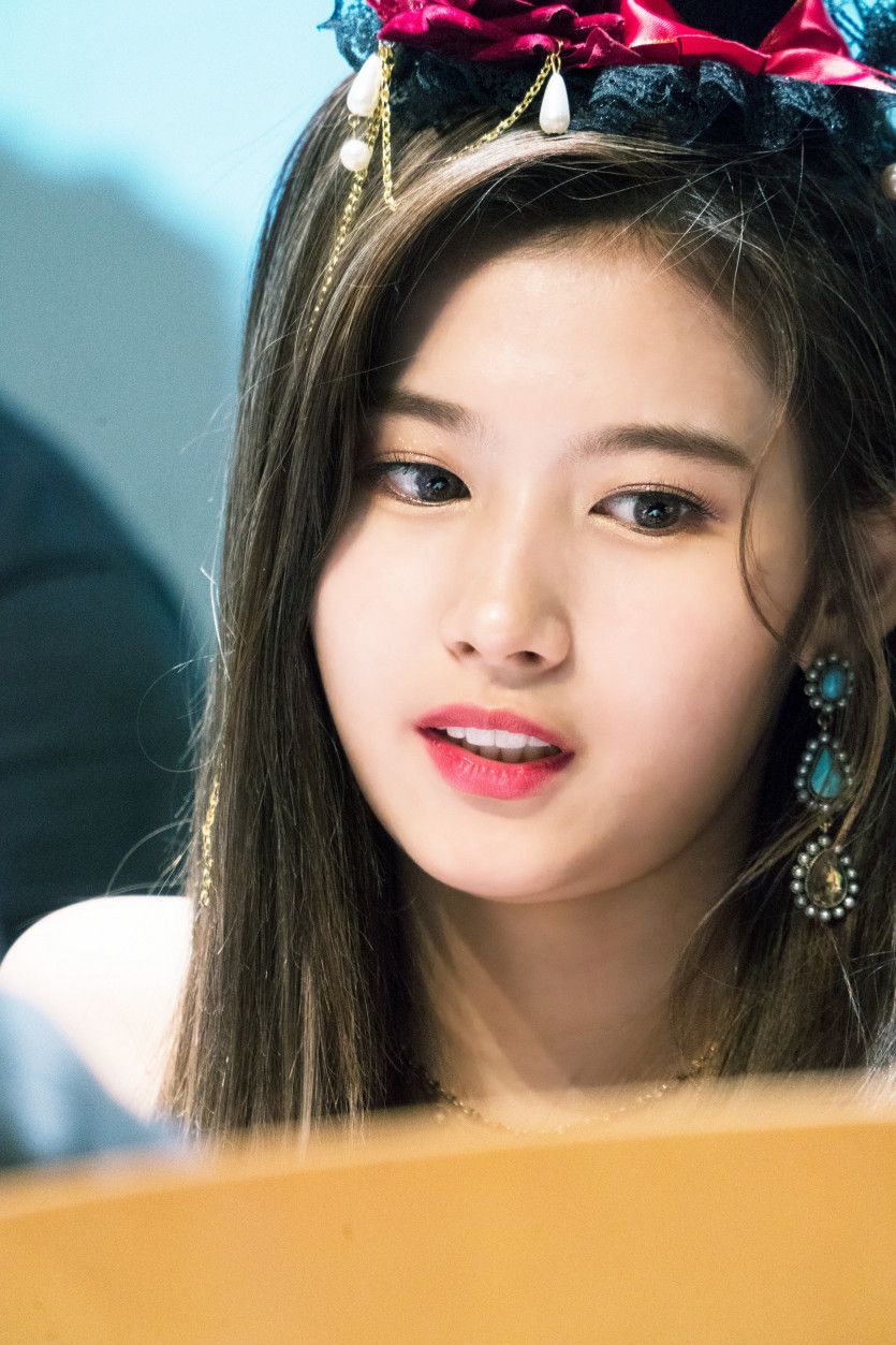 트와이스 사나