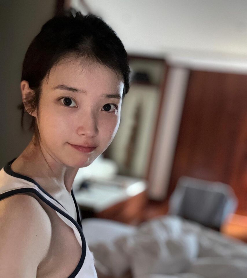 할머니랑 여행간 아이유 인스타.jpg