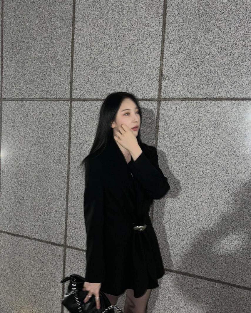 이채연(권은비)