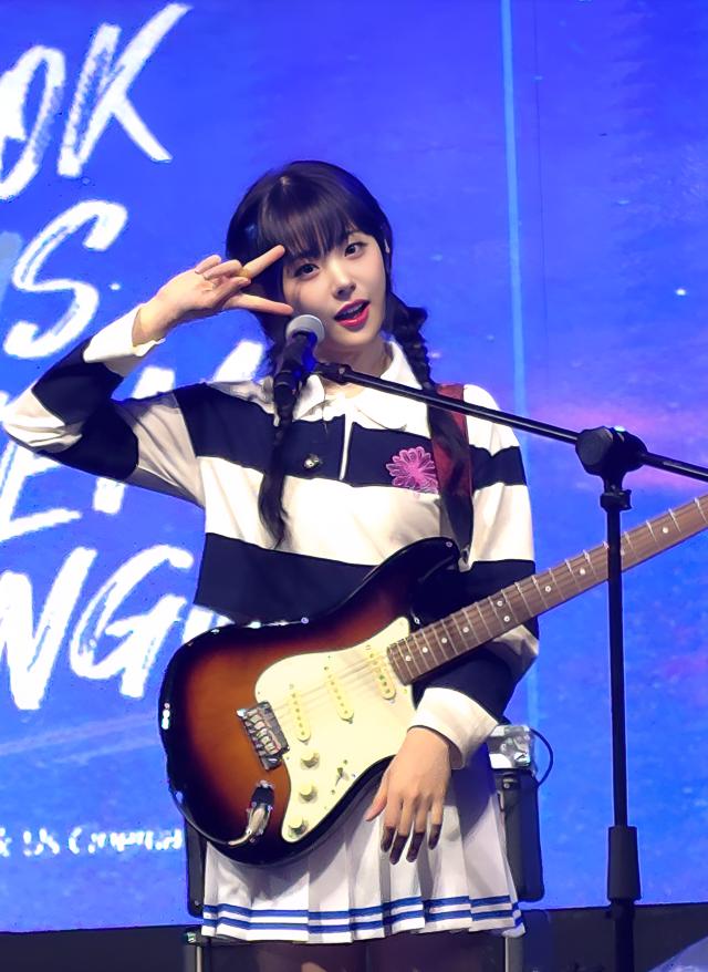 QWER 히나