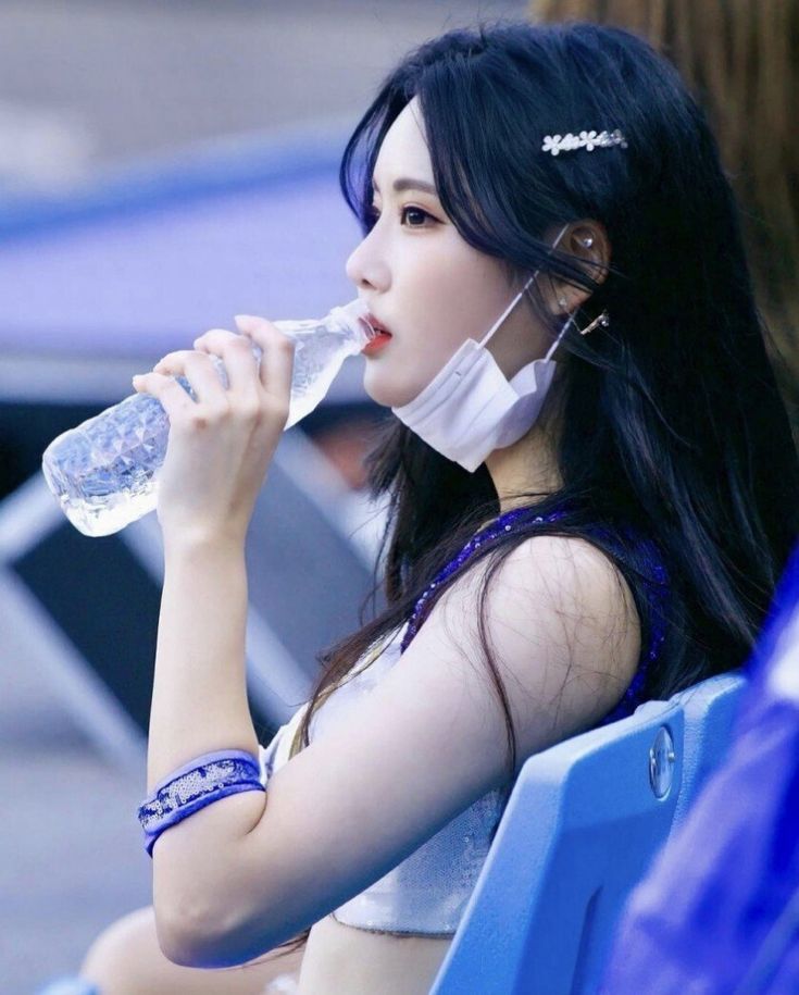 최홍라
