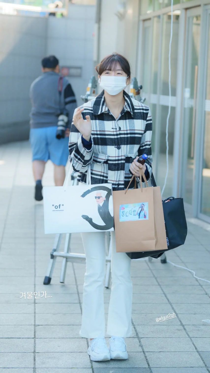 안지현
