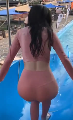 미끄럼틀 타는 bj 이아린 젖은 핑크 레깅스 뒤태