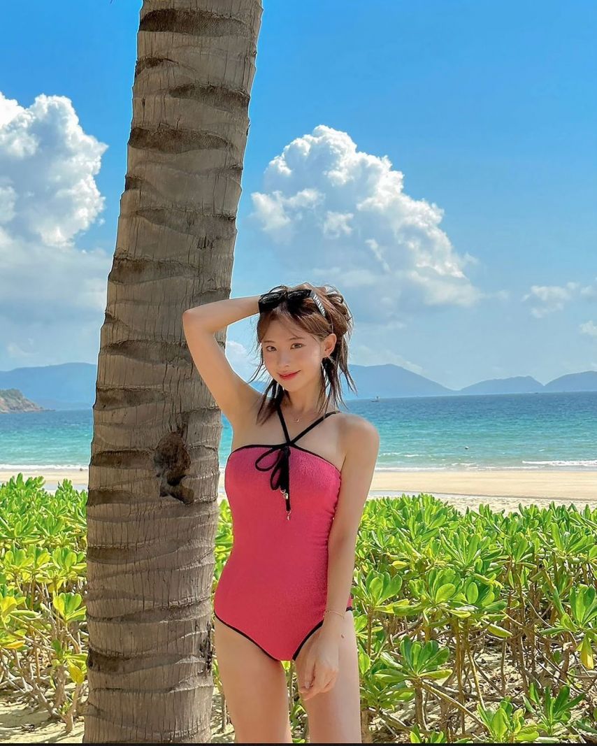 김나연 수영복