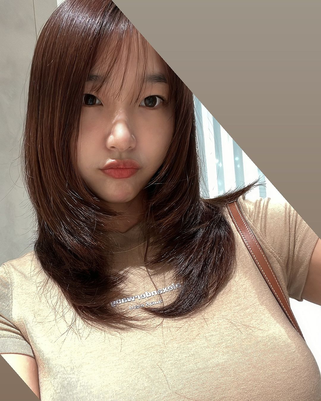 오또맘 밀착 민소매 미시룩 몸매 라인