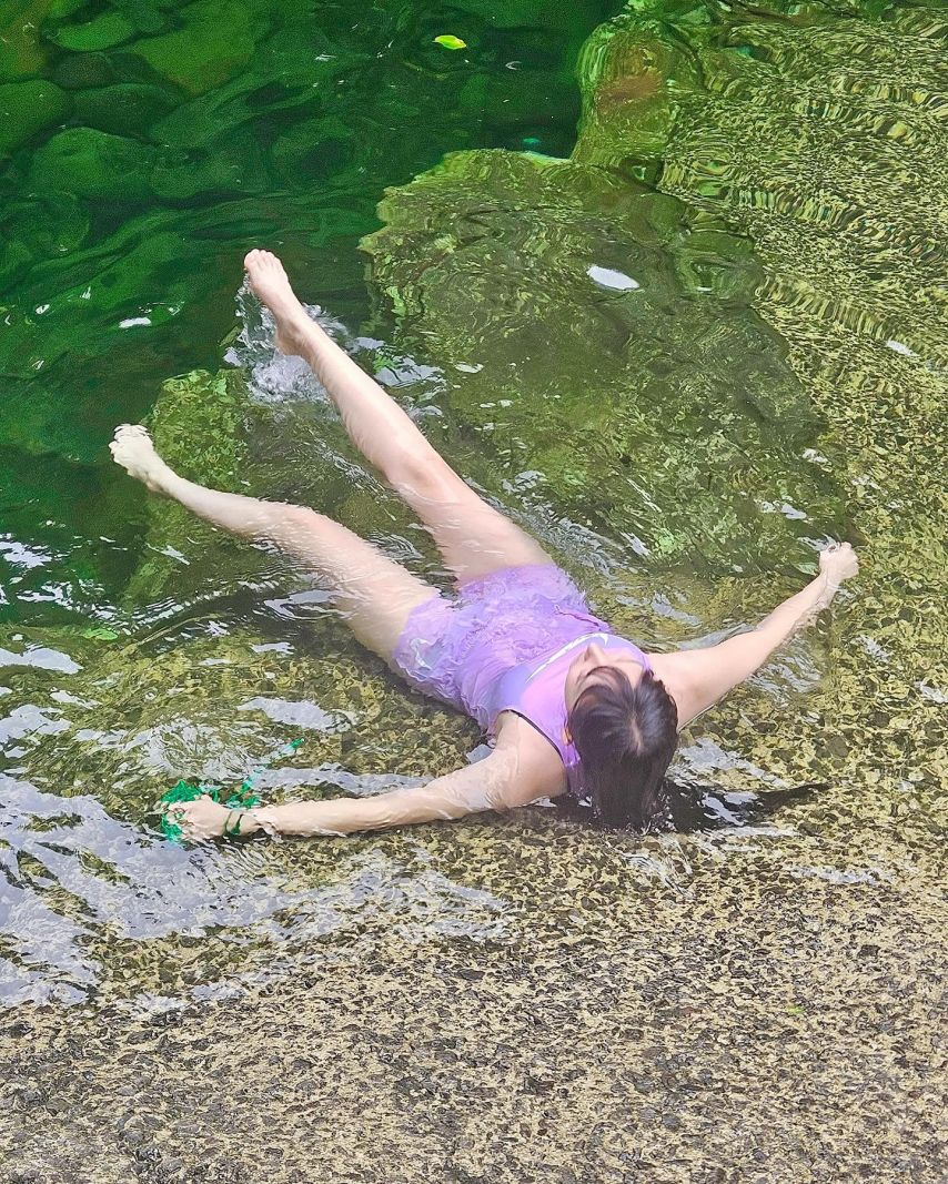 김계란과 물놀이 하는 하지원 치어리더