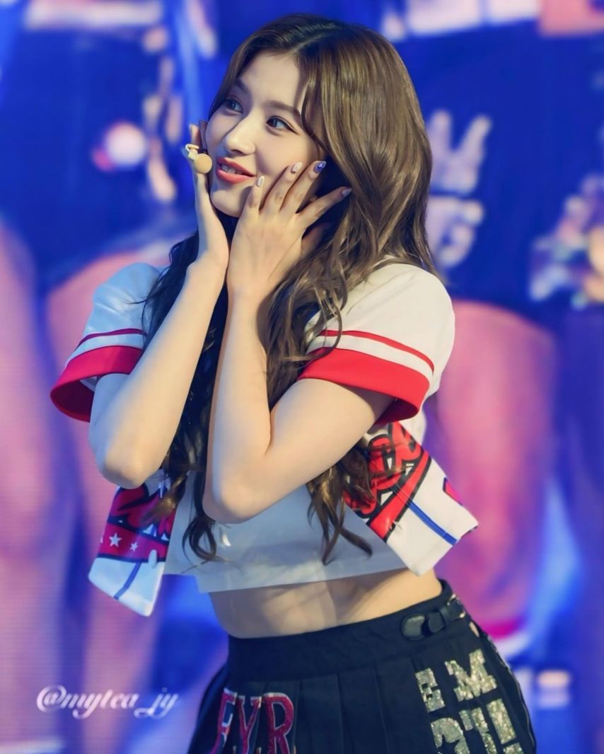 트와이스 사나