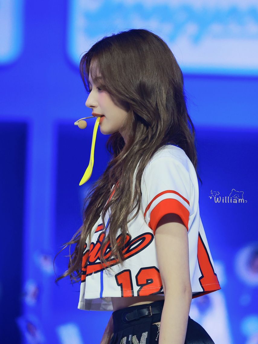 트와이스 사나